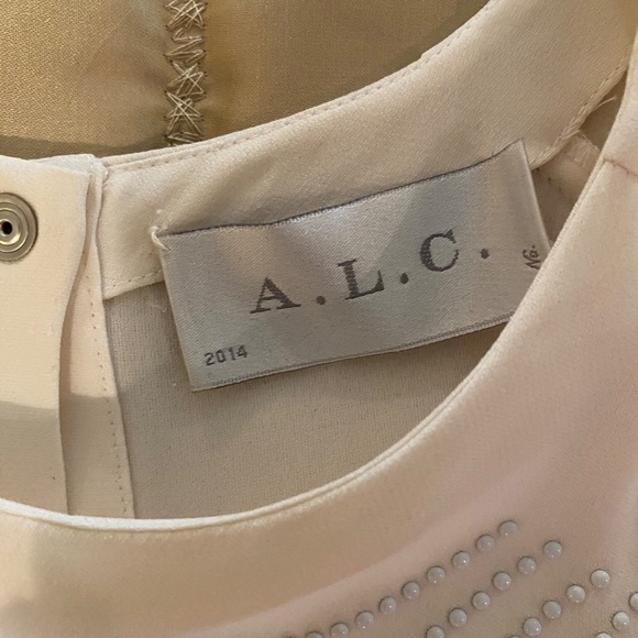 Top - Picture 4 of 4